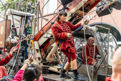 De Reuzen van Royal de Luxe @ Antwerpen, picture 21, photographed by Marc Verdonck - FrontView Magazine
