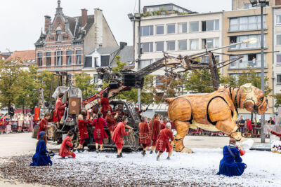 De Reuzen van Royal de Luxe @ Antwerpen, picture 30, photographed by Marc Verdonck - FrontView Magazine