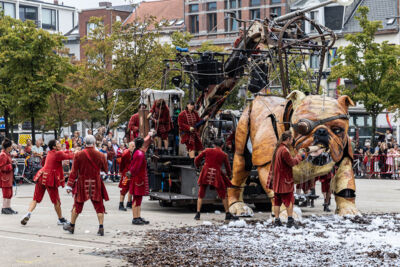 De Reuzen van Royal de Luxe @ Antwerpen, picture 36, photographed by Marc Verdonck - FrontView Magazine
