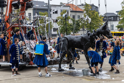 De Reuzen van Royal de Luxe @ Antwerpen, picture 39, photographed by Marc Verdonck - FrontView Magazine