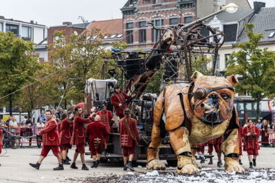 De Reuzen van Royal de Luxe @ Antwerpen, picture 40, photographed by Marc Verdonck - FrontView Magazine