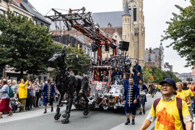De Reuzen van Royal de Luxe @ Antwerpen, picture 46, photographed by Marc Verdonck - FrontView Magazine