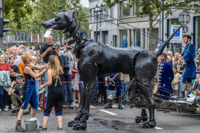 De Reuzen van Royal de Luxe @ Antwerpen, picture 51, photographed by Marc Verdonck - FrontView Magazine