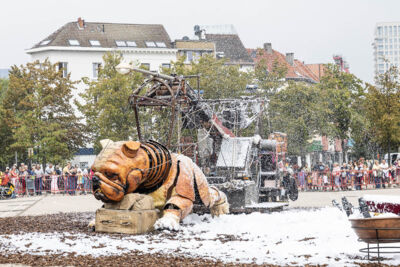 De Reuzen van Royal de Luxe @ Antwerpen, picture 71, photographed by Marc Verdonck - FrontView Magazine