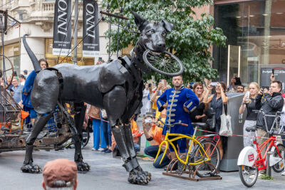 De Reuzen van Royal de Luxe @ Antwerpen, picture 87, photographed by Marc Verdonck - FrontView Magazine