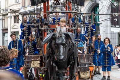 De Reuzen van Royal de Luxe @ Antwerpen, picture 90, photographed by Marc Verdonck - FrontView Magazine