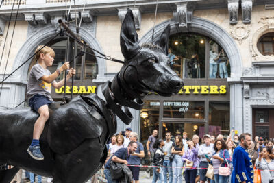De Reuzen van Royal de Luxe @ Antwerpen, picture 91, photographed by Marc Verdonck - FrontView Magazine