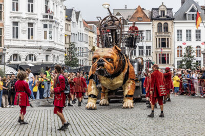 De Reuzen van Royal de Luxe @ Antwerpen, picture 97, photographed by Marc Verdonck - FrontView Magazine
