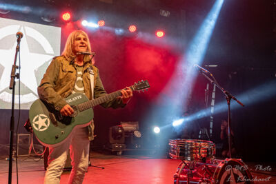 Mike Peters of The Alarm @ W-Fest dag 1, picture 1, photographed by Luc Klinckaert - FrontView Magazine