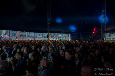 Mike Peters of The Alarm @ W-Fest dag 1, picture 2, photographed by Luc Klinckaert - FrontView Magazine