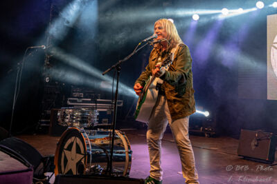 Mike Peters of The Alarm @ W-Fest dag 1, picture 4, photographed by Luc Klinckaert - FrontView Magazine