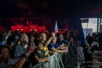 Mike Peters of The Alarm @ W-Fest dag 1, picture 8, photographed by Luc Klinckaert - FrontView Magazine