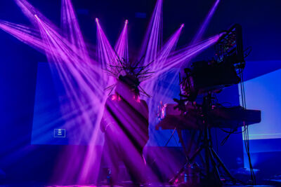 IAMX @ Ancienne Belgique, foto 4, foto's door Luc Klinckaert - FrontView Magazine