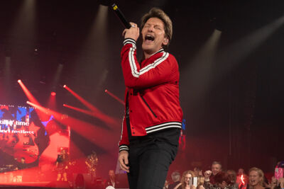 Gene Thomas @ Joe Singalong Party 2023, picture 2, photographed by Gert Daemen - FrontView Magazine
