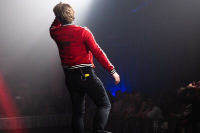 Gene Thomas @ Joe Singalong Party 2023, picture 3, photographed by Gert Daemen - FrontView Magazine