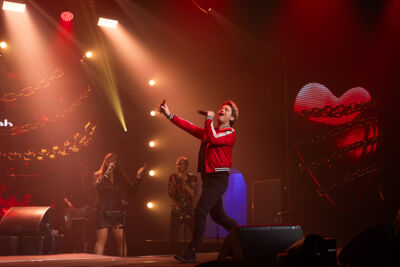 Gene Thomas @ Joe Singalong Party 2023, picture 6, photographed by Gert Daemen - FrontView Magazine