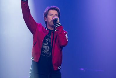 Gene Thomas @ Joe Singalong Party 2023, picture 16, photographed by Gert Daemen - FrontView Magazine