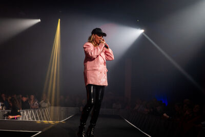 Kate Ryan Joe Singalong Party 2023, picture 5, photographed by Gert Daemen - FrontView Magazine