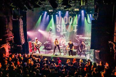 Moon shot Live at 013, picture 15, photographed by Paul Jongeneelen - FrontView Magazine