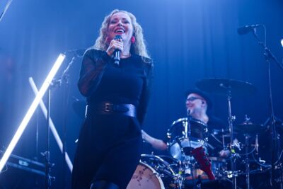 Anneke van Giersbergen en band Sweep Against The Stars tour, foto 12, foto's door Kitty van de Waart - FrontView Magazine