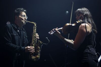 Anneke van Giersbergen en band Sweep Against The Stars tour, foto 24, foto's door Kitty van de Waart - FrontView Magazine