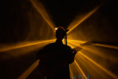 Noonzy (support act Warhaus) @ Het Depot, picture 9, photographed by Leen Verlinden - FrontView Magazine