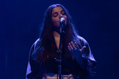 Amina @ Het Depot, picture 4, photographed by Jürgen Bruynooghe - FrontView Magazine