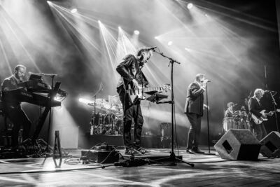 Tony Hadley (Spandau Ballet) Live in concert, picture 7, photographed by Paul Jongeneelen - FrontView Magazine