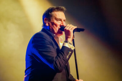 Tony Hadley (Spandau Ballet) Live in concert, picture 14, photographed by Paul Jongeneelen - FrontView Magazine