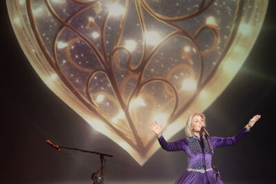 Dana Winner @ Elisabethzaal, picture 28, photographed by David Johnson - FrontView Magazine