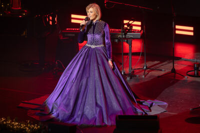 Dana Winner @ Elisabethzaal, picture 29, photographed by David Johnson - FrontView Magazine