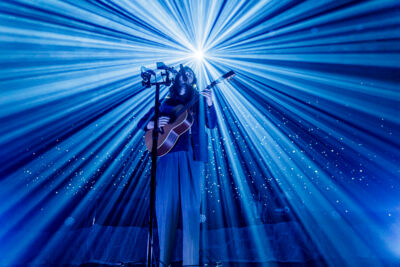 Hozier @ Vorst Nationaal, picture 2, photographed by Peter Smet - FrontView Magazine