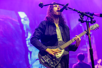 Hozier @ Vorst Nationaal, picture 18, photographed by Peter Smet - FrontView Magazine