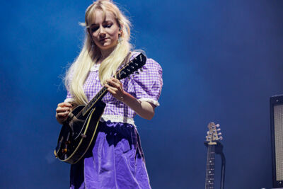 The Last Dinner Party @ Vorst Nationaal, picture 14, photographed by Peter Smet - FrontView Magazine