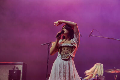 The Last Dinner Party @ Vorst Nationaal, picture 17, photographed by Peter Smet - FrontView Magazine