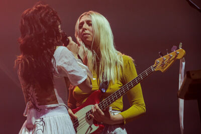 The Last Dinner Party @ Vorst Nationaal, picture 20, photographed by Peter Smet - FrontView Magazine