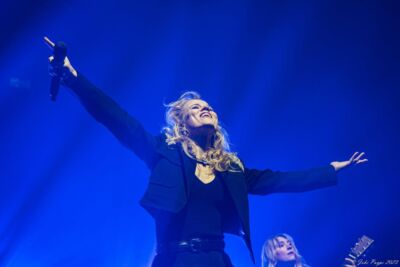 Ilse De Lange - Theatertour 2023 @ 013 Tilburg, picture 3, photographed by Joke Puype - FrontView Magazine