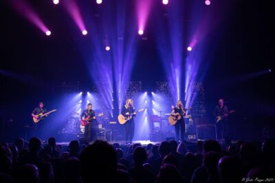 Ilse De Lange - Theatertour 2023 @ 013 Tilburg, picture 18, photographed by Joke Puype - FrontView Magazine