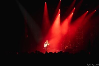 Ilse De Lange - Theatertour 2023 @ 013 Tilburg, picture 19, photographed by Joke Puype - FrontView Magazine