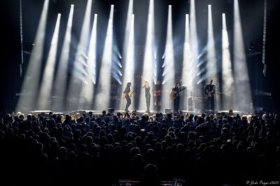 Ilse De Lange - Theatertour 2023 @ 013 Tilburg, picture 21, photographed by Joke Puype - FrontView Magazine