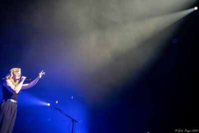 Ilse De Lange - Theatertour 2023 @ 013 Tilburg, picture 26, photographed by Joke Puype - FrontView Magazine
