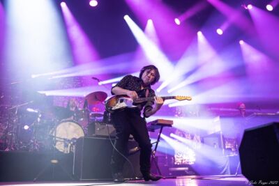 Ilse De Lange - Theatertour 2023 @ 013 Tilburg, picture 36, photographed by Joke Puype - FrontView Magazine