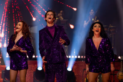 Première Winterrevue With Friends @ Theater Elckerlyc, picture 33, photographed by Goele Bormans - FrontView Magazine