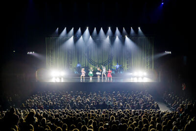 Lindsey Stirling - Snow Waltz Tour @ ING Arena, picture 1, photographed by Peter Smet - FrontView Magazine