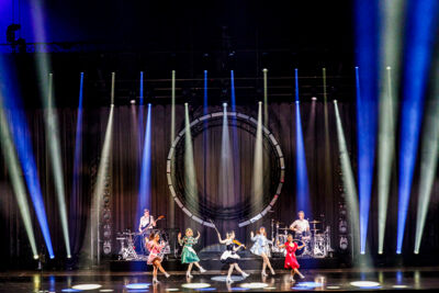 Lindsey Stirling - Snow Waltz Tour @ ING Arena, picture 2, photographed by Peter Smet - FrontView Magazine