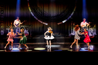 Lindsey Stirling - Snow Waltz Tour @ ING Arena, picture 14, photographed by Peter Smet - FrontView Magazine