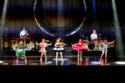 Lindsey Stirling - Snow Waltz Tour @ ING Arena, picture 15, photographed by Peter Smet - FrontView Magazine