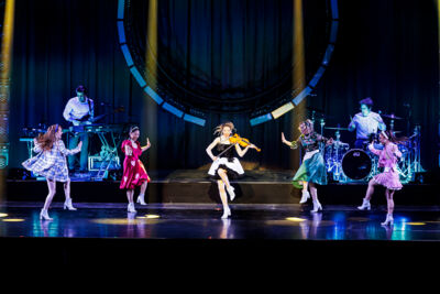 Lindsey Stirling - Snow Waltz Tour @ ING Arena, picture 19, photographed by Peter Smet - FrontView Magazine