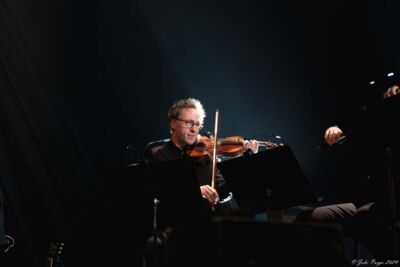 Hooverphonic: 20th Anniversary Tour @ De Warande, picture 11, photographed by FrontView Magazine