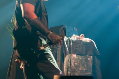 Wasiu @ Ancienne Belgique, picture 1, photographed by Jurgen Van De Maele - FrontView Magazine